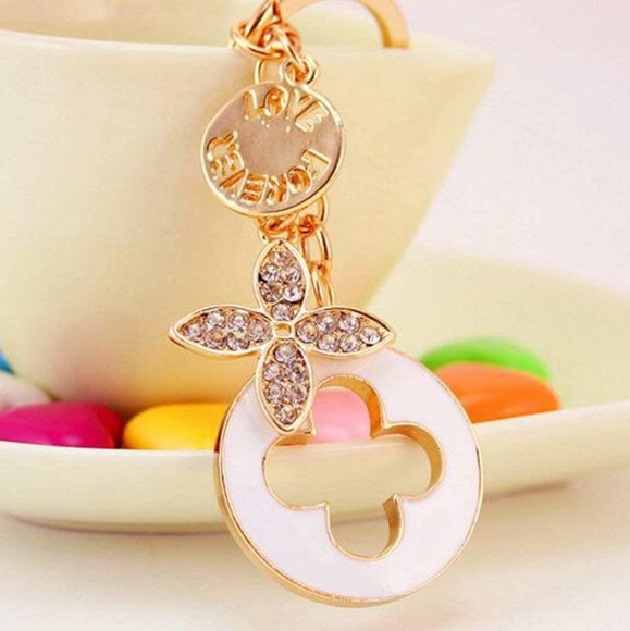 Four-leaf Clover Crystal Rhinestone Keychain - Picture 3 of 5